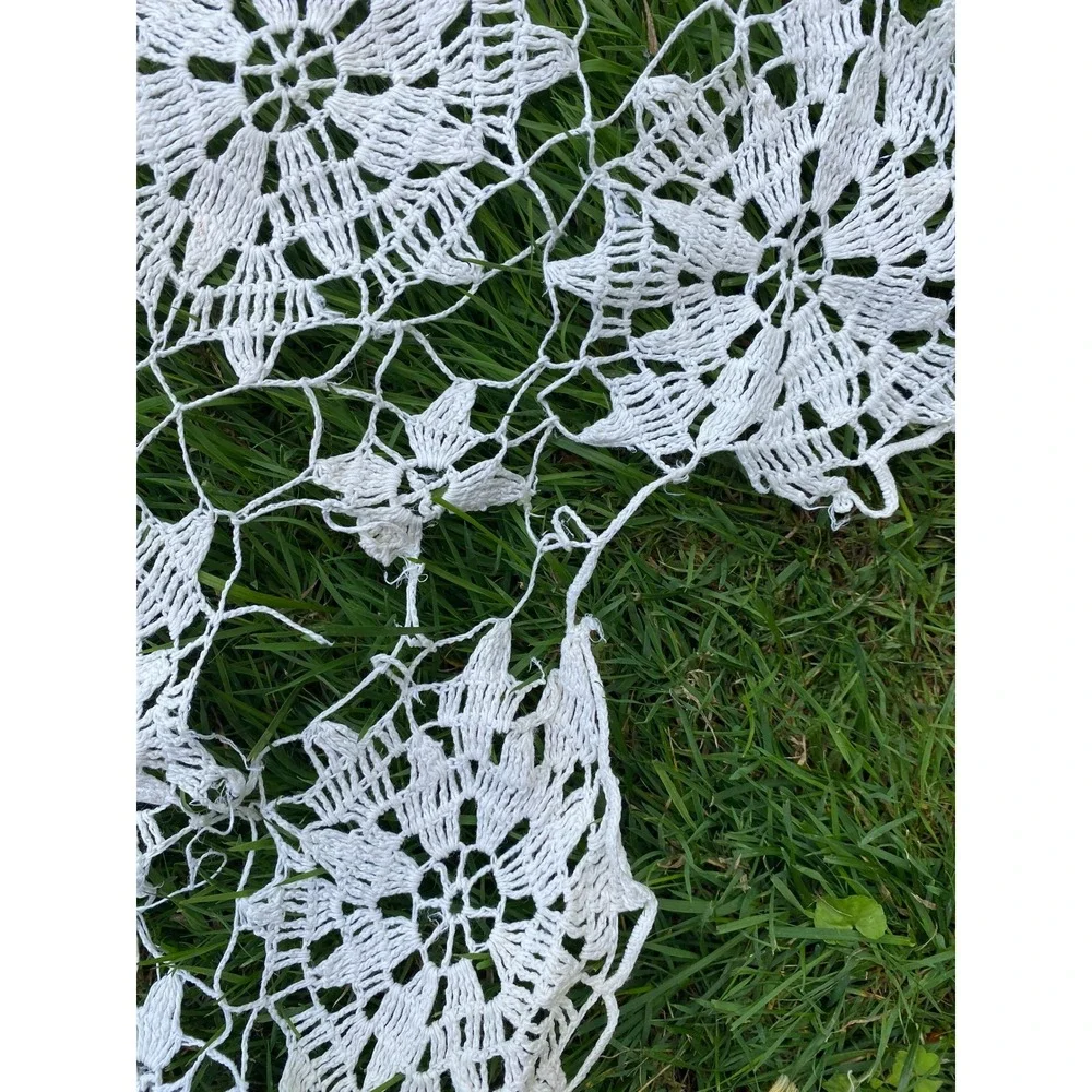 Vintage Table Runner Crochet Floral Lace 64x17 Ivory Cottagecore Victorian Boho